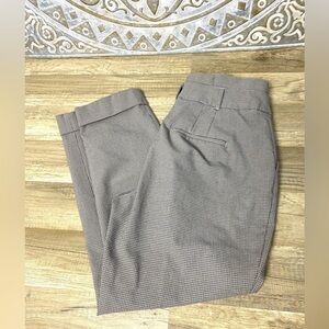 White House Black Market Extra High Rise The Tapered Ankle Pants Size 6